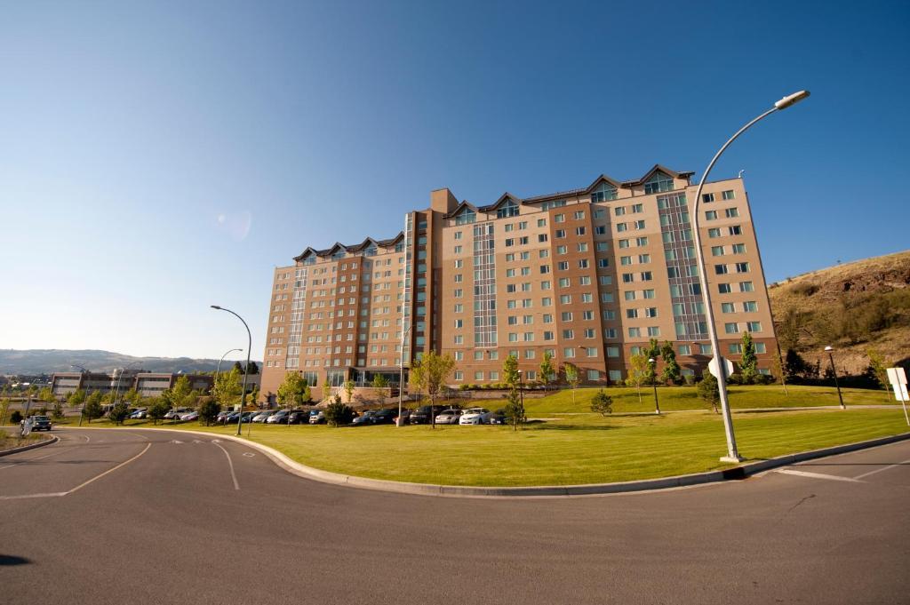 Residence & Conference Centre - Kamloops Bagian luar foto