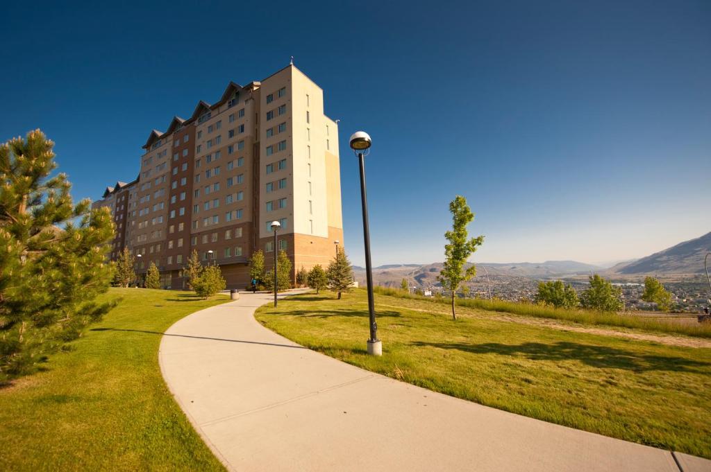 Residence & Conference Centre - Kamloops Bagian luar foto