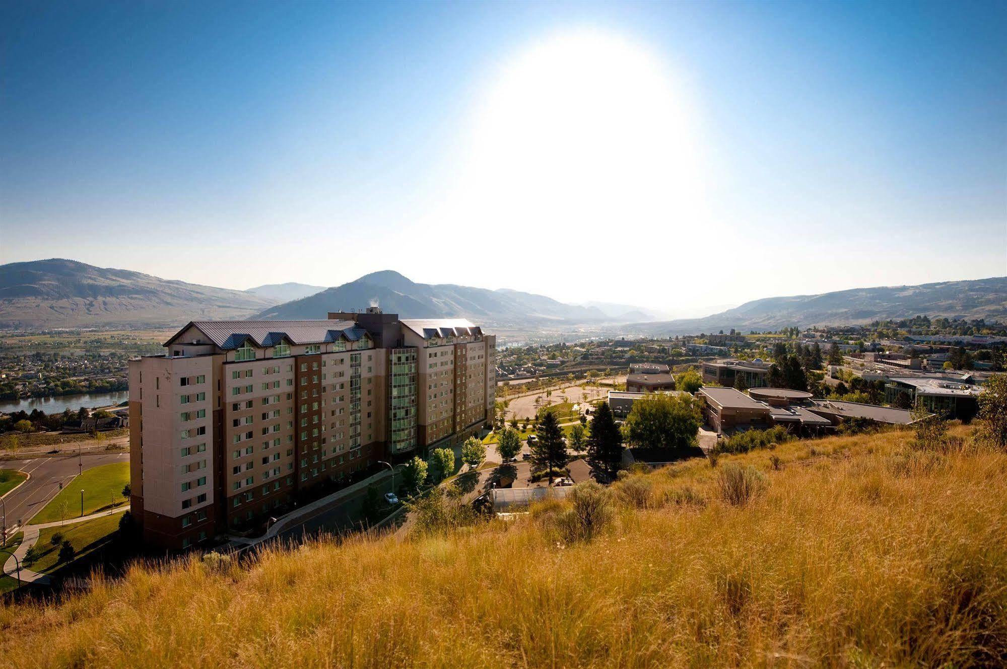 Residence & Conference Centre - Kamloops Bagian luar foto